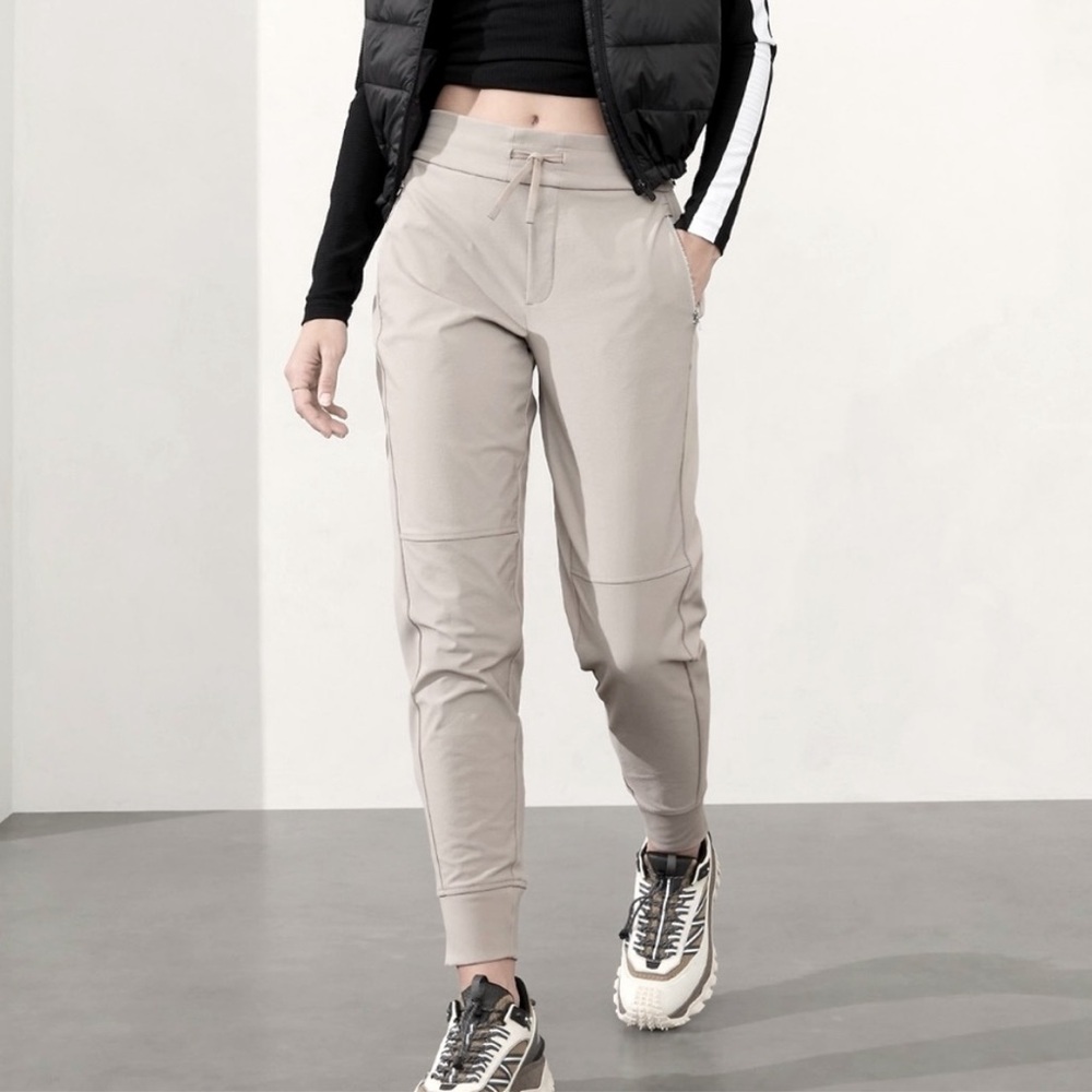 Athleta Headlands Hybrid Trek Jogger